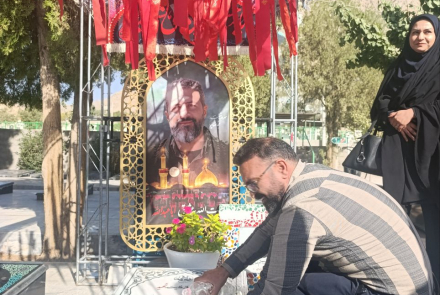 تجدید میثاق پرسنل بیمارستان ۹ دی با شهدا