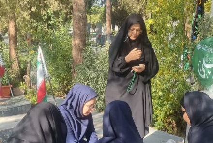 تجدید میثاق پرسنل بیمارستان ۹ دی با شهدا